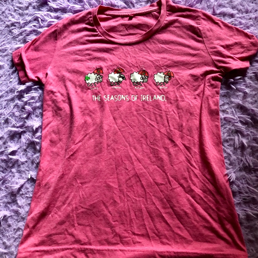 Pink Ireland shirt with sheeps !